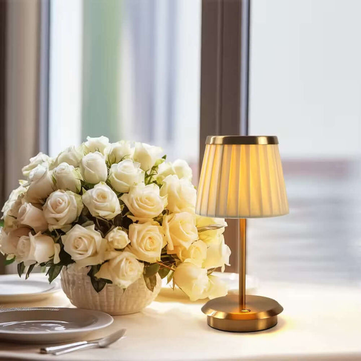 Elegant bordlampe med klassisk stil