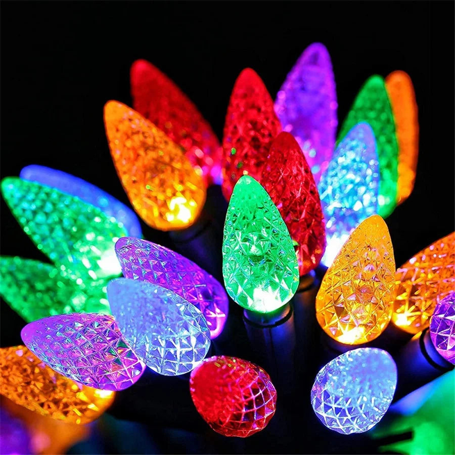 Magisk julegirlande med LED-lys, perfekt juledekoration til hjem & have. Skaber festlig stemning med 8 lysindstillinger.