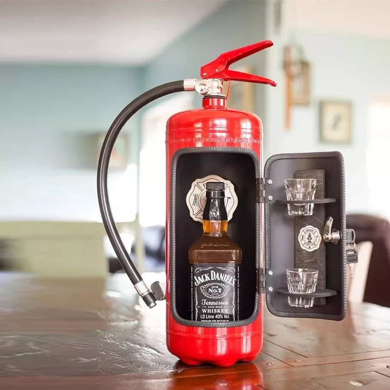 Den perfekte gaveidé: Brandslukker minibar. Original flaskeholder til mænd og enhver festlig lejlighed.