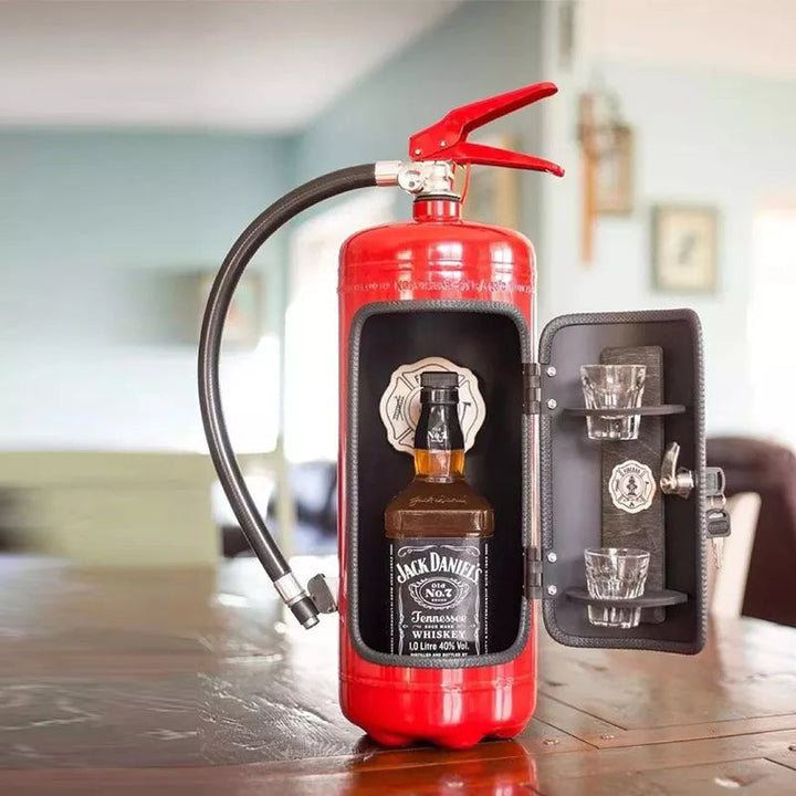 Den perfekte gaveidé: Brandslukker minibar. Original flaskeholder til mænd og enhver festlig lejlighed.