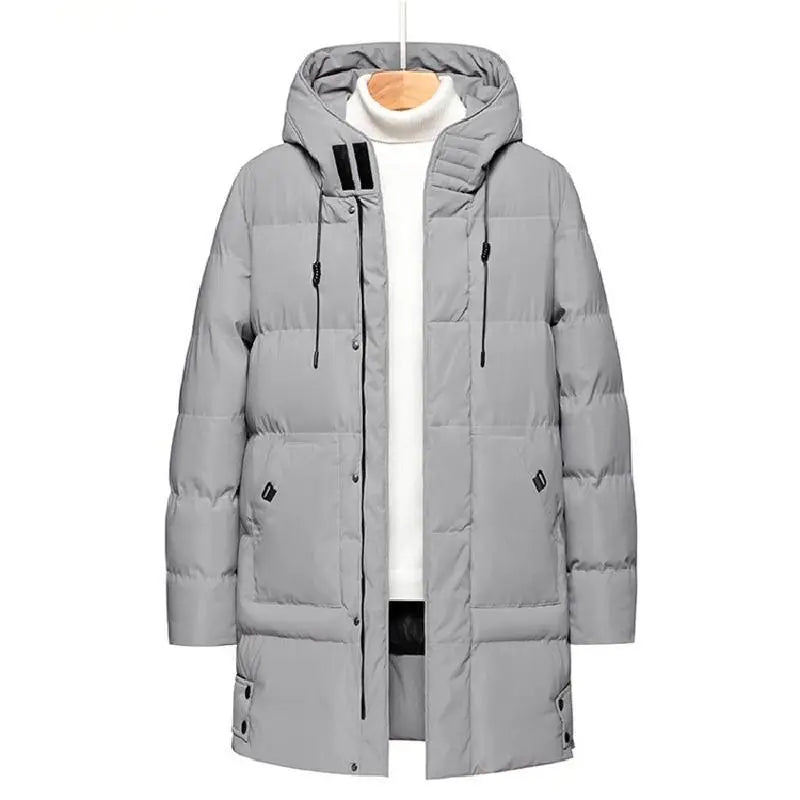 Moderne herre vinterjakke i polyester, foret og med hætte, til stilfuld beskyttelse mod kulden.