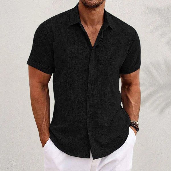 Afslappet kortærmet herreskjorte. Regular fit designet til behagelige sommerdage og casual stil. Stilfuld.