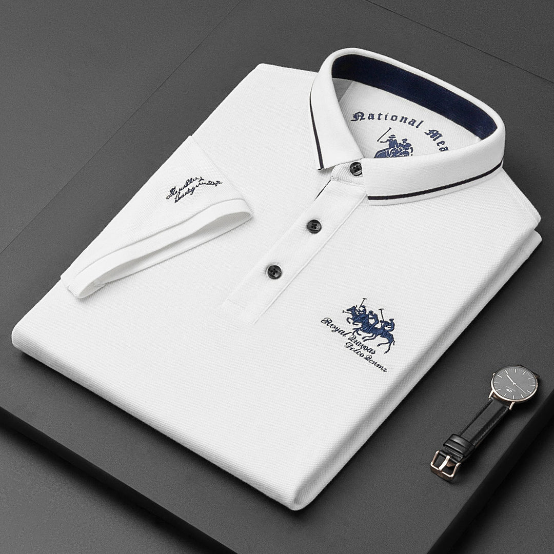 Klassisk herre poloshirt med kortærmer og elegant kontrastkrave. Ideel til hverdag, fritid og en skarp stil.