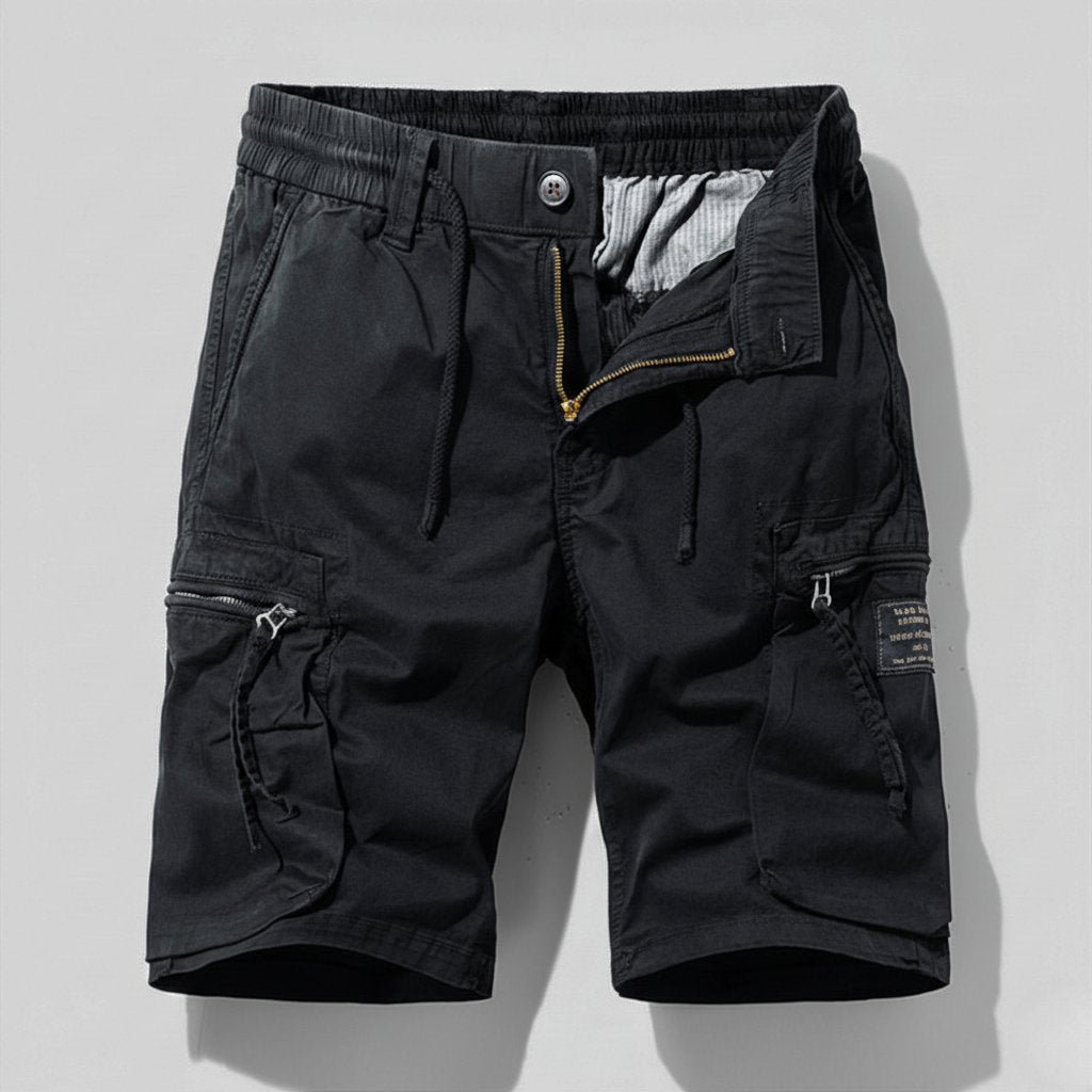 Komfortable herre cargo shorts med elastik i taljen og praktiske lynlåslommer til afslappet sommerbrug.