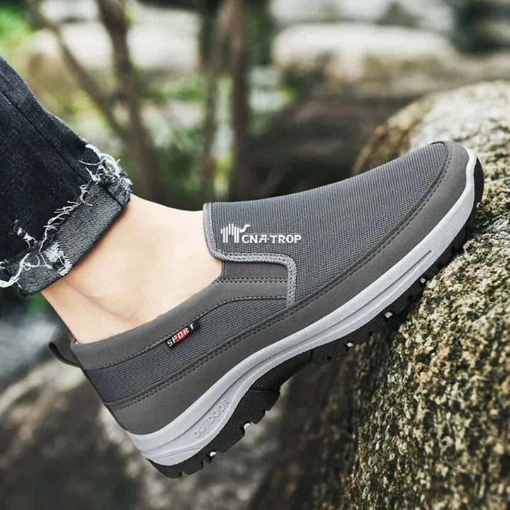 Stilfulde herre slip-ons. Optimal komfort og skridsikker sål til mænd. Perfekt fodtøj til hverdag.