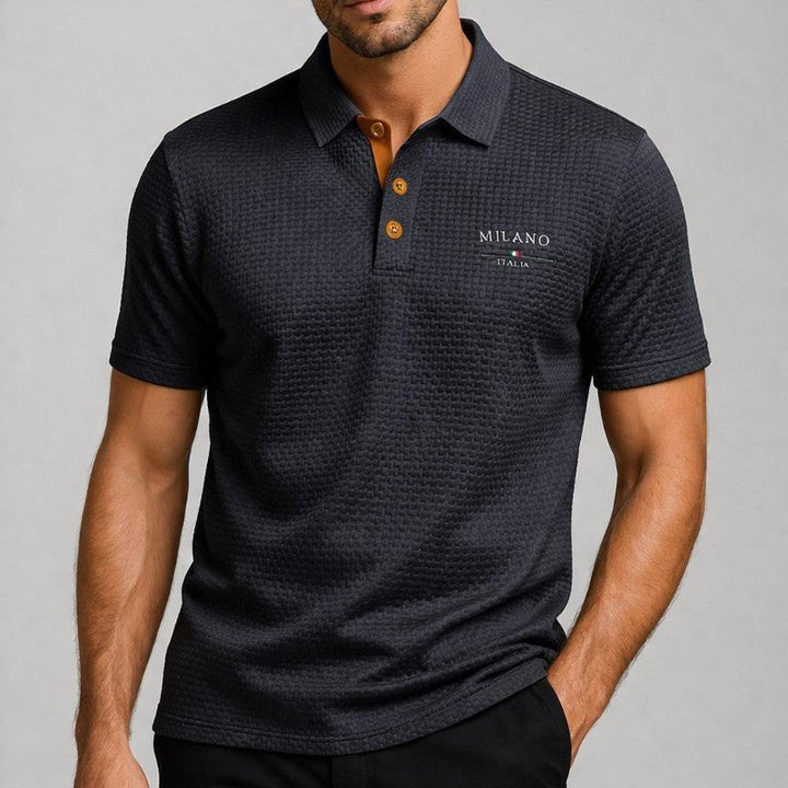 Klassisk herre struktureret polo shirt i høj kvalitet. Et stilfuldt og tidløst valg for herretøj.