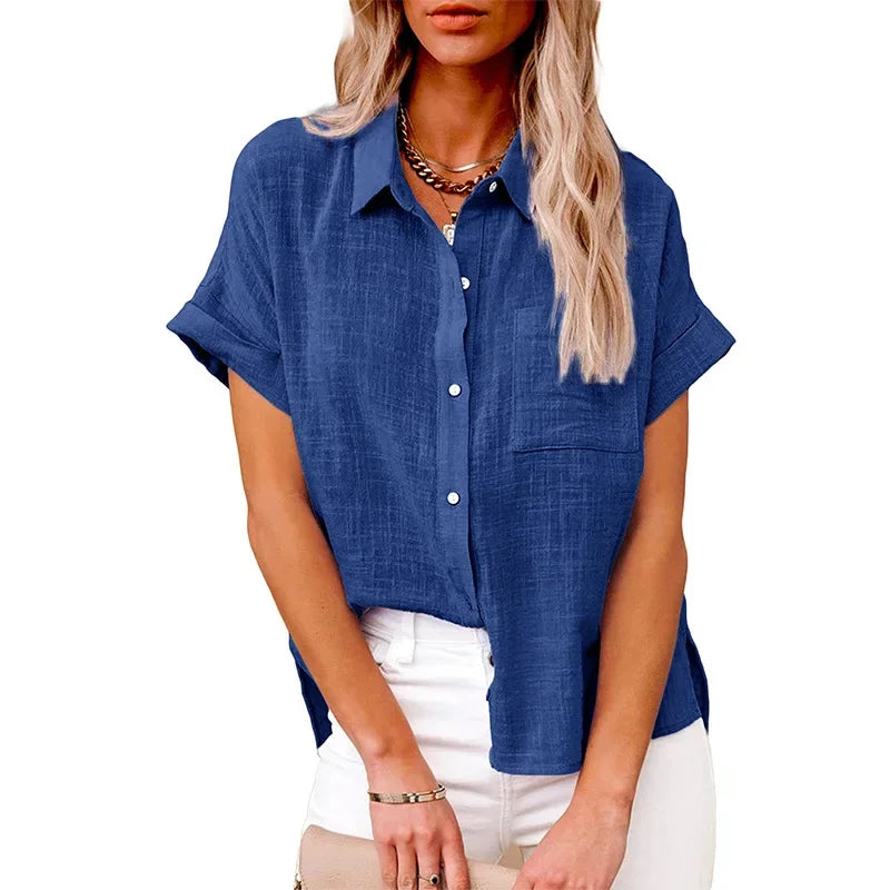 Klassisk sort damebluse med løs pasform og korte ærmer. En alsidig sommerbluse.