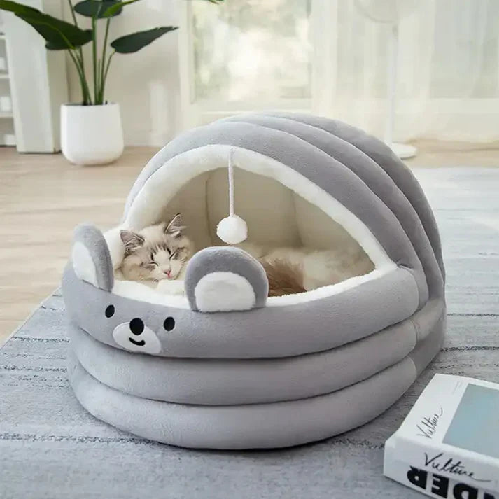 Stor hundeseng/katteseng. Rummelig plys kæledyrsrede for maksimal hygge og varme i vinter.
