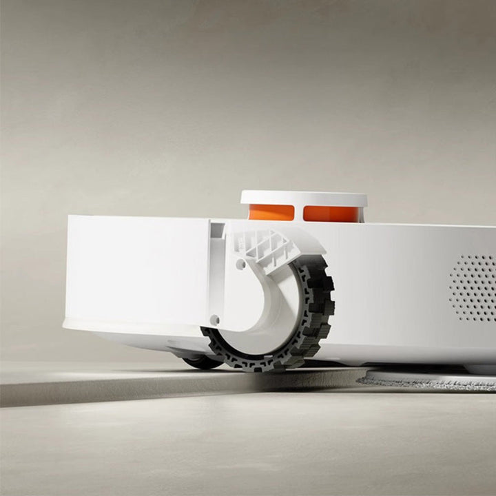 Moderne 3-i-1 robotstøvsuger og gulvvasker, der diskret passer ind i ethvert smart home.