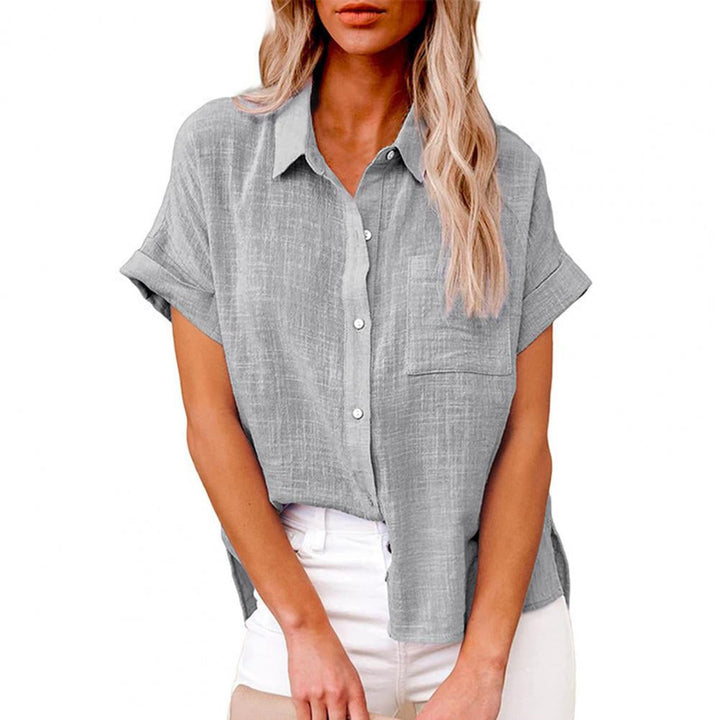 Casual chic sommerbluse "Sofia" til kvinder. Blusen er let og komfortabel med et elegant, løst snit.