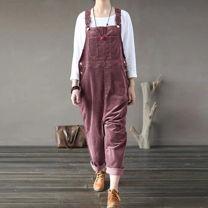 Komfortabel kvinders jumpsuit med praktiske lommer. Elegant og alsidig til både hverdag og fest.