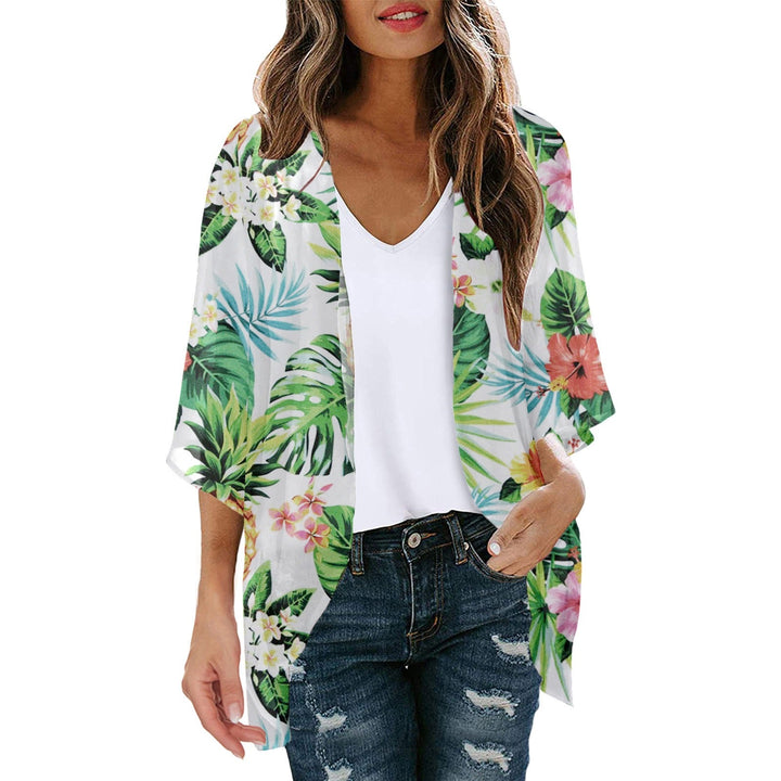 Letvægts kimono jakke til kvinder med blomsterprint.