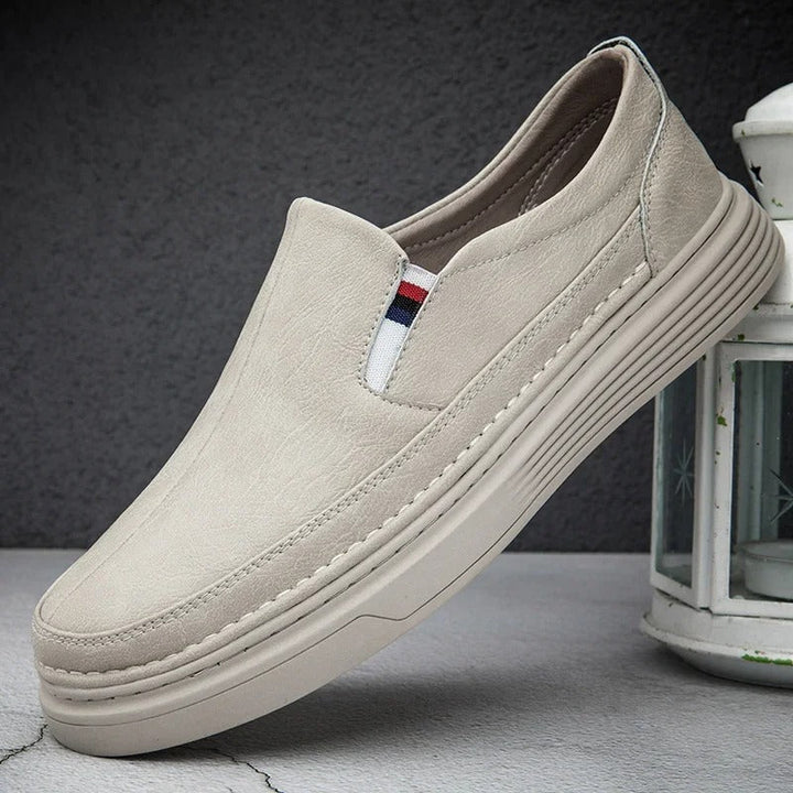 Alsidige mænds mokkasiner i læder. Komfortable slip-on sko til forår, sommer og afslapning.