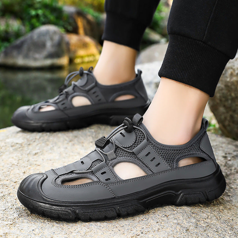 Sporty mænds vandresandaler i sort, grå eller brun. Åndbare og komfortable til casual sommerbrug.