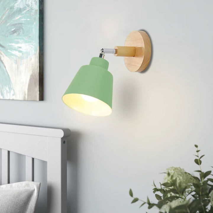 Funktionel LED væglampe med justerbart lys. Optimal som kontorlampe eller fleksibel sengelampe.