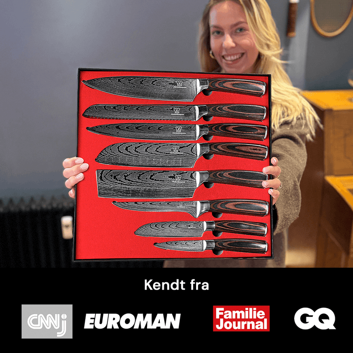 Smukt 8-dels knivsæt. Blankt rustfrit stål kombineret med unikke håndtag i pakkaholz og epoxy.