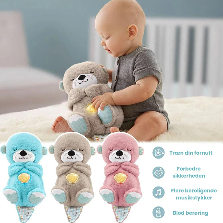 Rolig odder nussebamse til baby, blød sovebamse i plys til beroligende leg og hygge.