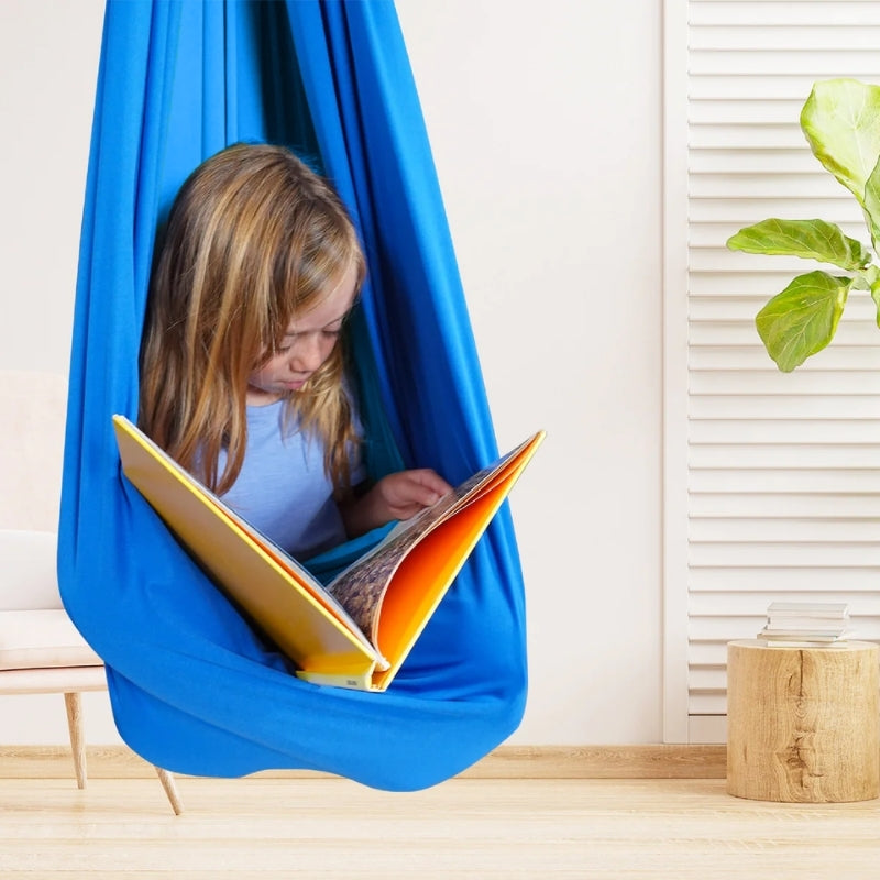 Børn og sansegynge. En hyggelig oase til leg, forbedret fokus og naturlig stressreduktion i hjemmet.