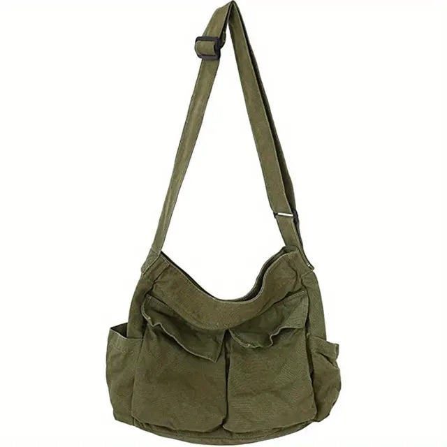 Praktisk brun hverdagstaske med klaplomme. Stilfuld crossbody taske til kvinder med justerbar rem.