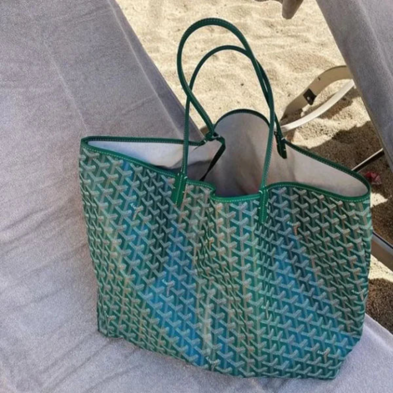 Rummelig og elegant computertaske til kvinder, perfekt til en travl hverdag og stilfuld pendling med din laptop.