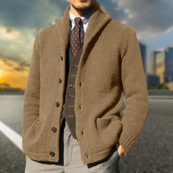 Høj kvalitet herresweater i komfortabel strik. Elegant design til den stilfulde mand hele efterår og vinter.