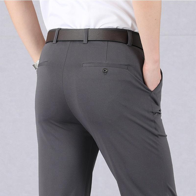 Moderne herre stretchbukser: komfortable, elegante, smart casual til kontor, fritid & hverdag.