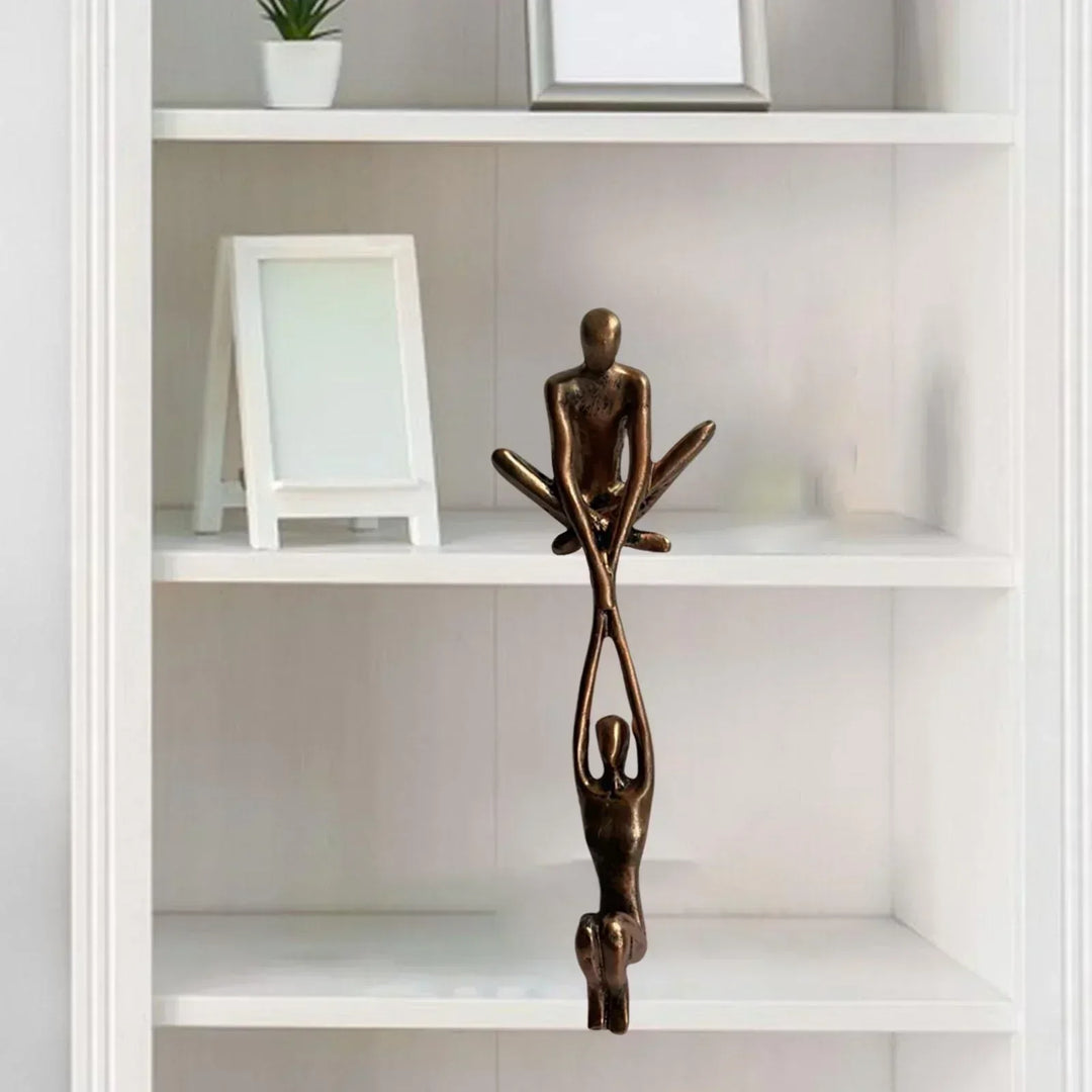Symbolsk kunst: moderne skulptur for kærlighed & styrke. Ideel til boligindretning, et tidløst kunstværk til hjemmet.