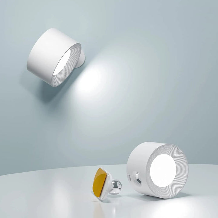 Trådløs væglampe m/ 360° rotation i stilrent design. Fleksibel dæmpbar belysning til hjemmet.