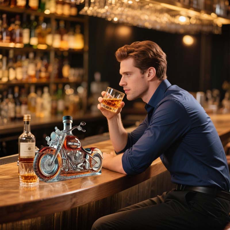 Flot motorcykel karaffel til whisky og spiritus. Et must-have barudstyr med unikt design til den moderne hjemmebar.
