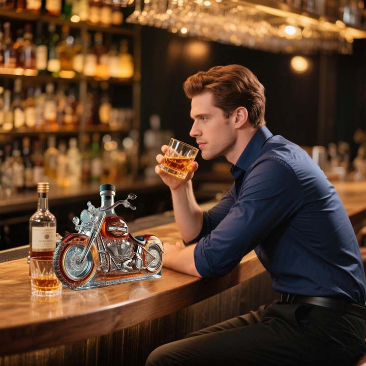 Flot motorcykel karaffel til whisky og spiritus. Et must-have barudstyr med unikt design til den moderne hjemmebar.
