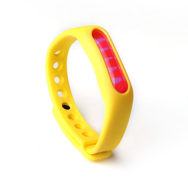 Komfortabelt letvægts myggesikring armbånd. Naturlig, genopfyldelig og kemikaliefrit til hele sommerens beskyttelse.