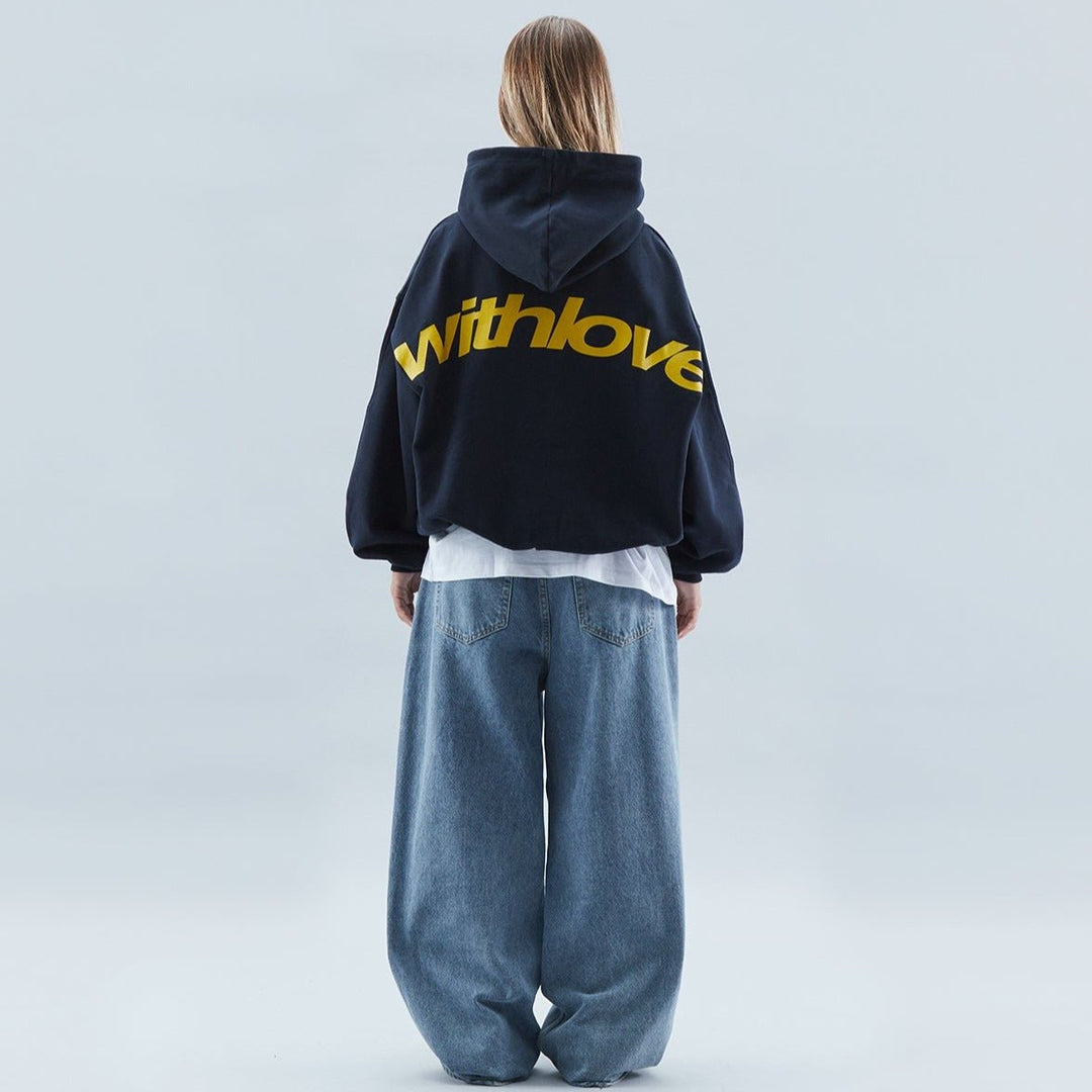 Unisex oversized 'With Love' hættetrøje i blød bomuld, perfekt til afslappet streetwear.