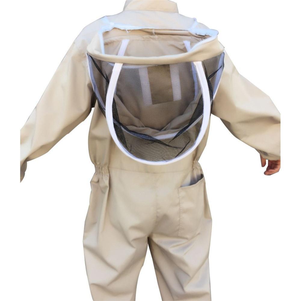 Abrikosfarvet ventileret polyester biavlerdragt med matchende beskyttelseshandsker for praktisk og sikker biavl.