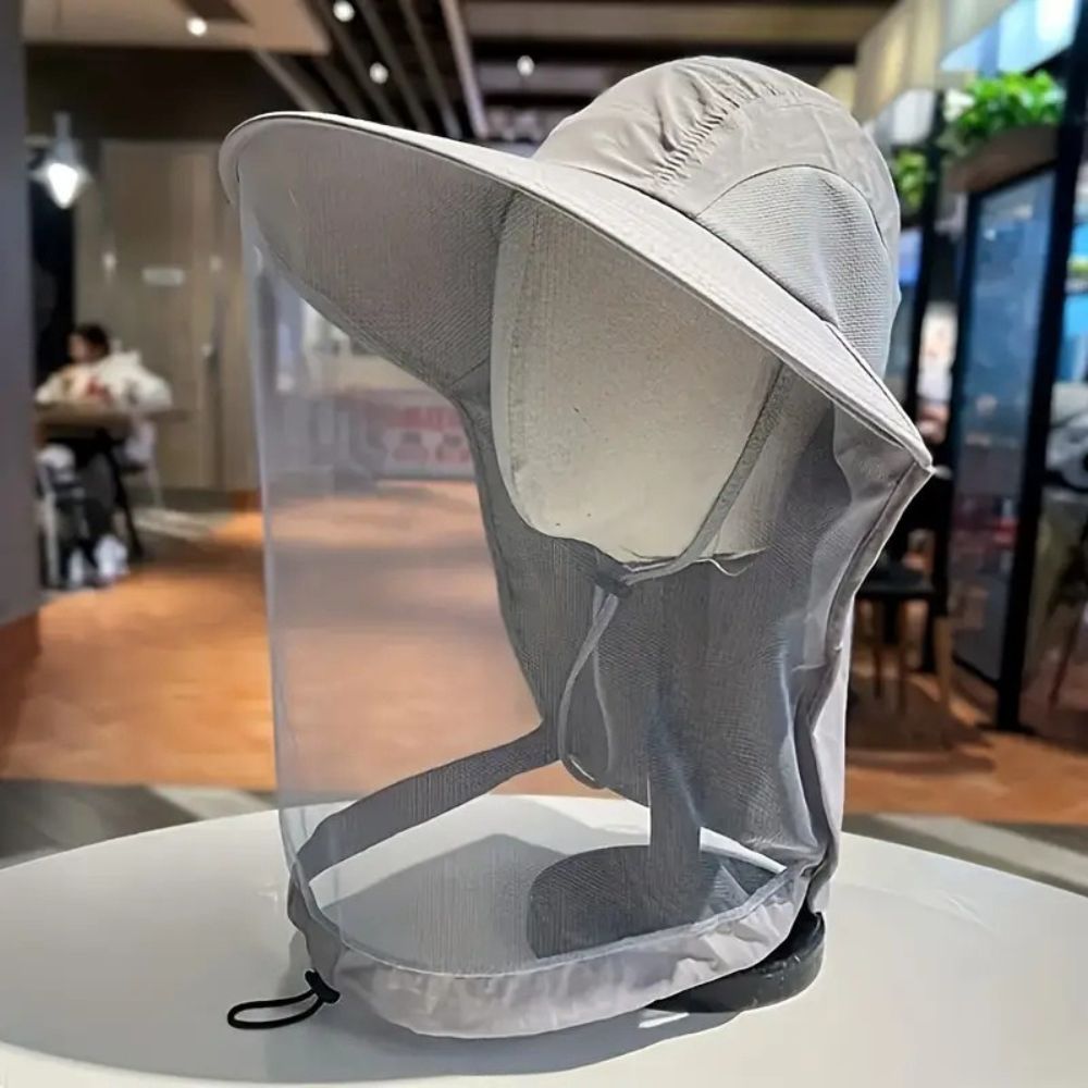 Praktisk unisex solhat med bred skygge, UV-beskyttelse og åndbart myggenet til udendørs aktiviteter.