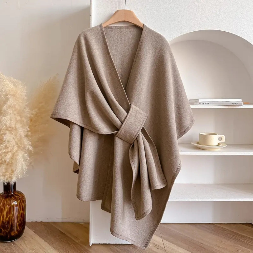 Vindtæt poncho til kvinder i elegant design. Varm mikrofiber sjalfrakke perfekt til efterår og vinter.