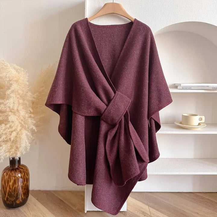Elegant mode-poncho til kvinder. Alsidig vindtæt sjalfrakke, ideel som overtøj i koldt vejr.